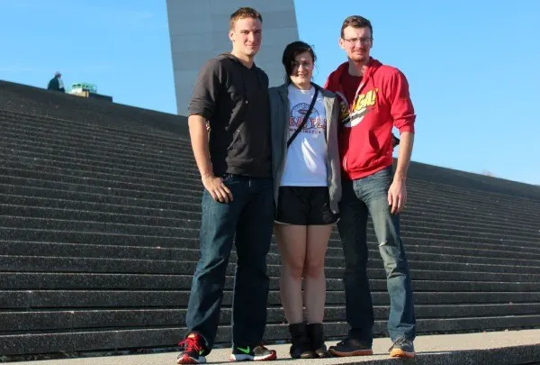 the kids at the arch