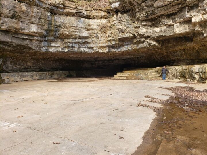 Dunbar Cave State Park