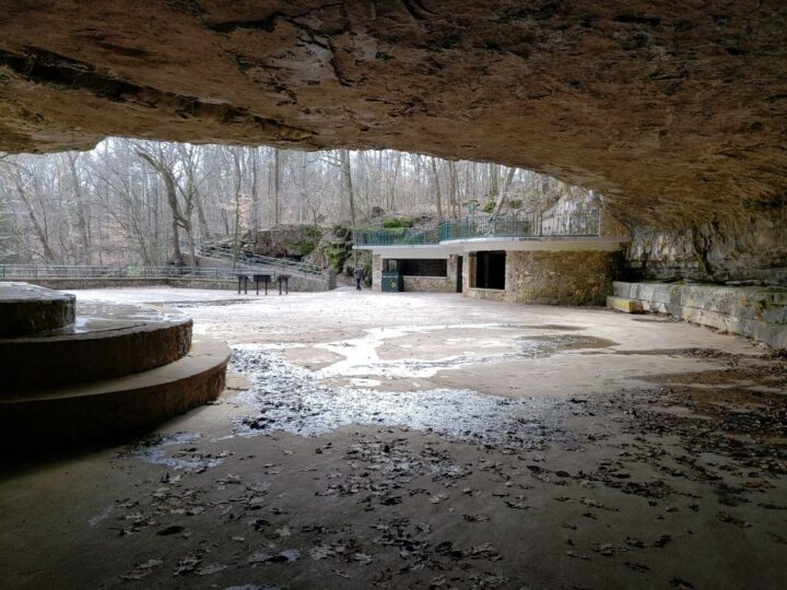 Dunbar Cave State Park